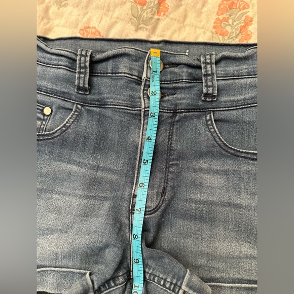 Wallflower | High Waist Super Stretchy Denim Blue Shorts | Size 3 - Picture 7 of 14
